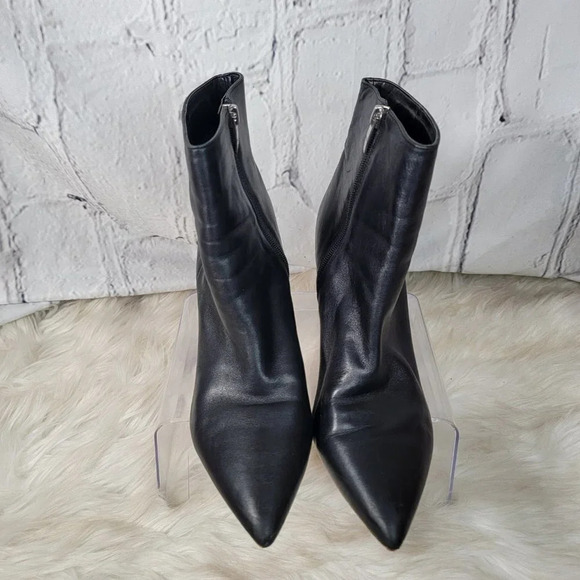 Marc Fisher Womens‎ 9.5 Black Leather Pointy Toe Minimalist Sexy Heeled Bootie - Picture 5 of 13